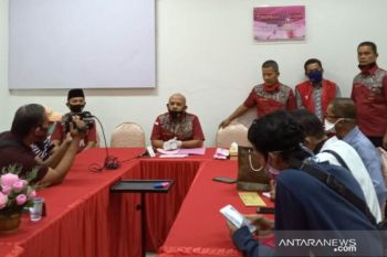 Tersangka kasus penyelewengan dana infak masjid Raya Sumbar akhirnya ditahan