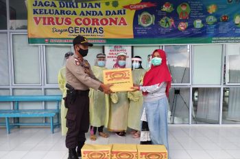 HUT Bhayangkara ke-74 Polsek Tambelan sumbangkan  nutrisi