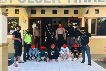 Polisi tangkap lima pelaku penganiayaan dengan senjata tajam