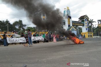 Arrival of foreign workers triggers protest at Kendari-S Konawe border