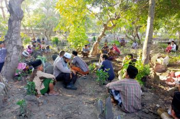 Tukang ojek tertimpa tower tandon air di Pasar Pancor akhirnya meninggal