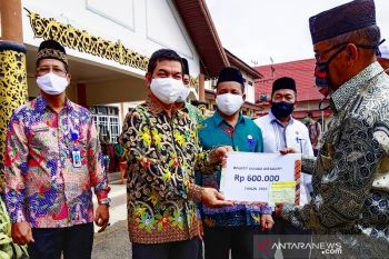 Pemkab Bartim salurkan insentif untuk guru mengaji