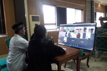Sebut Pol PP brengsek di medsos, terdakwa Indra jalani sidang dakwaan