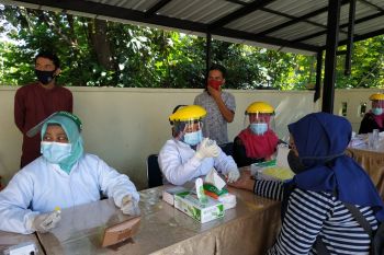 Ratusan anggota PPS Pariaman jalani tes cepat sebelum laksanakan verifikasi faktual Pilkada Sumbar