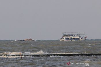 Kapal nelayan tenggelam