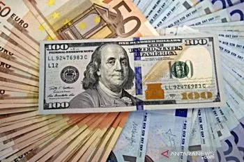 Euro tergelincir dan dolar naik tipis dalam perdagangan bergejolak