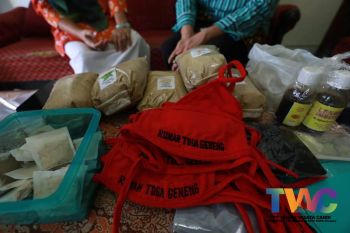 UMKM mitra binaan PT TWC berinovasi produksi masker rempah di masa pandemi