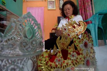 Bisnis pembuatan Siger Lampung di tengah pandemi COVID-19