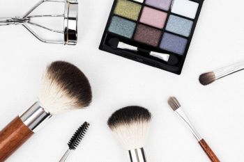 Ini cara aman gunakan kosmetik selama pandemi corona