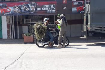 Sosialisasi masker melalui mobil keliling