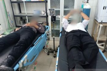 Rusuh di Mandailing Natal, enam personel polisi alami luka-luka kena lemparan batu