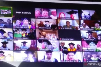1.103 mahasiswa Universitas Andalas ikuti wisuda daring dari rumah masing-masing