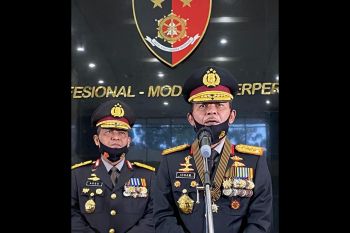 Adanya rotasi Kapolda hanya ada dua sebab, kata Kapolri Idham Azis