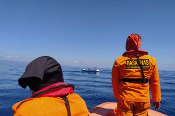 Tim SAR mencari seorang nelayan hilang di laut Sumbawa