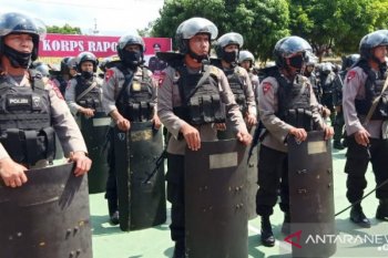Warga kembali blokir jalan di Madina