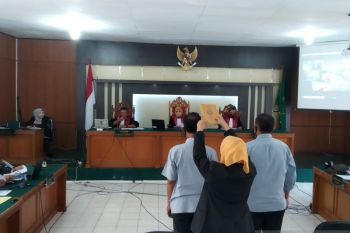 Sidang korupsi Amril Mukminin ungkap tradisi uang ketok palu