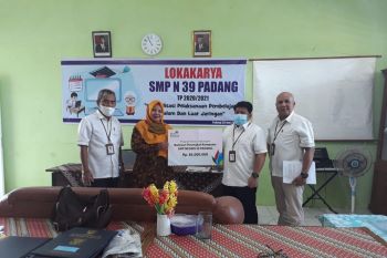 PLN Sumbar salurkan bantuan bina lingkungan