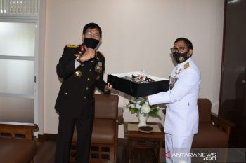 Danlantamal VIII beri kejutan Kapolda Sulut pada Hari Bhayangkara Ke-74