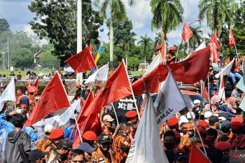Ratusan orang datangi DPRD Jambi tolak RUU HIP