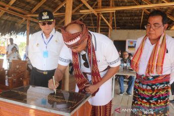 Gubernur Viktor: Warga Semau harus siap terima kunjungan wisatawan