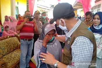 Warga Bayang terharu terima program rehabilitasi rumah