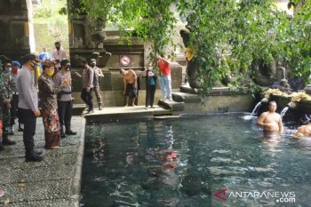 Gugus Tugas Gianyar pantau pemandian air suci Tirta Empul