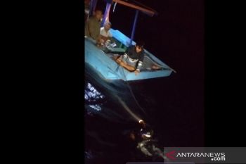 Tim SAR berhasil selamatkan nelayan korban kecelakaan di laut Natuna