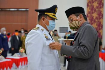 Gubernur lantik Bupati Morowali Utara sisa masa jabatan