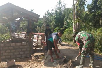 Satgas TMMD Imbangan bangun pos kamling di Murung Raya
