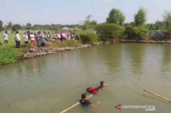 Dua bocah tewas tenggelam akibat bermain di kolam resapan