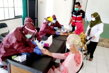 Tes cepat sasar kaum lansia, pemeriksaan PCR capai empat ribu lebih