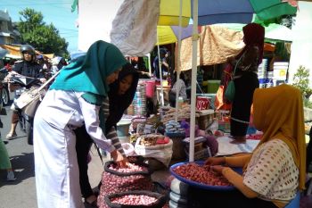 Harga sembako di Kota Makassar masih berfluktuasi