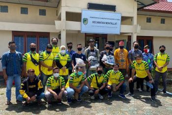 AFK Barut  berikan atribut futsal di  sembilan kecamatan