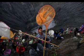 Suku Tengger gelar Yadnya Kasada