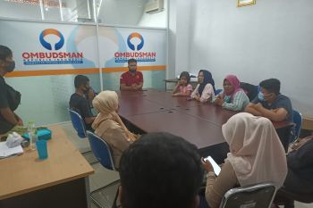Anaknya gagal daftar sekolah, puluhan orang tua mengadu ke Ombudsman Sumbar