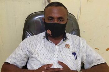 KPU Waropen terima bantuan APD dari Dinas Sosial