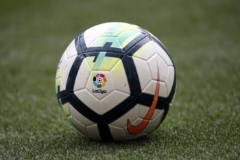Cadiz terpaksa tunda pesta promosi ke La Liga karena kalah