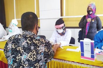Giliran 905 petugas pemutakhiran data pemilih jalani tes cepat COVID-19