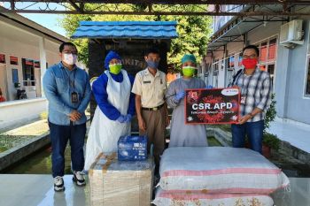 Telkomsel kembali serahkan bantuan APD ke rumah sakit di Jayapura