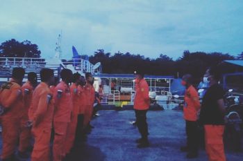 Operasi SAR Biak mencari lima penumpang kapal motor Sowibena