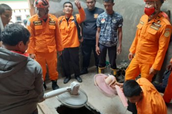 Lepas dari pengawasan orang tua, seorang anak meninggal terjatuh dalam sumur