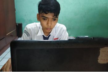 Hari pertama sekolah, siswa di Bandarlampung jalani KBM secara daring