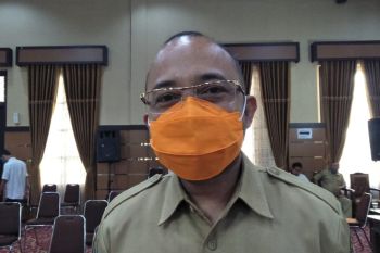 Dispar Mataram menutup permainan layang-layang di Pantai Loang Baloq