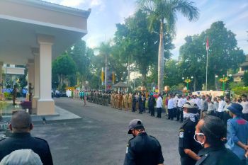 Gugus tugas Mataram menggelar apel siaga satgas COVID-19