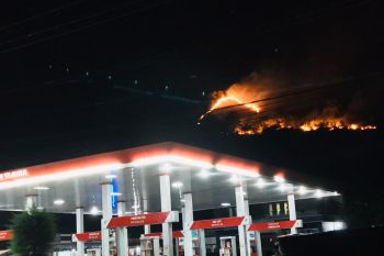 Lagi, lahan ilalang di Bukit Goa Jepang Lhokseumawe terbakar