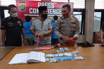 Petugas ringkus polisi dan wartawan gadungan di Jakarta Barat