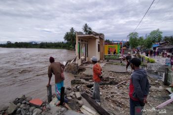138 jiwa korban banjir Parigi Sulteng  mengungsi di rumah kerabat