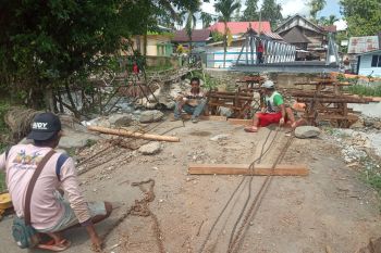 Pemkab Agam pasang jembatan panel di Sitalang permudah akses warga