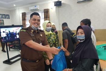 Hari Bhakti Adhyaksa,  Kejari Bengkalis adakan kegiatan baksos