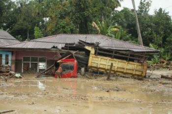 Kakanwil Kemenag Sulsel galang donasi untuk korban banjir Masamba Luwu Utara